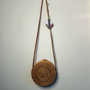 NWT Hand Woven Guatemalan Rattan Tan Wicker Straw Basket Beach Crossbody Purse